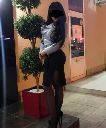 Нежная и игривая красотка ищет мужчину для приятных встреч. Позволь мне позаботиться о тебе и погрузить тебя в мир наслаждения. Со мной ты почувствуешь себя настоящим царем! 9854, 33 года